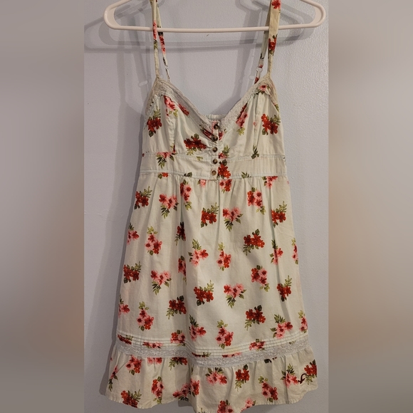 Hollister Dresses & Skirts - Holister floral dress adjustable straps lace detail  blue pink green red flowers